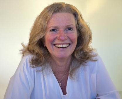 Profielfoto van coach Marjan bij JouwCoachlijn gespecialiseerd in rouw- en verliesverwerking, spirituele begeleiding en heling via telefonische hulpli